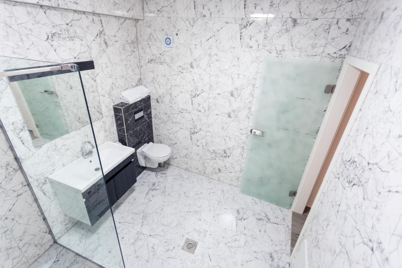 City Hotel 페리자이 외부 사진