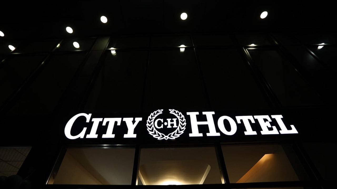City Hotel 페리자이 외부 사진